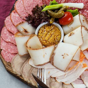 Мясная тарелка
